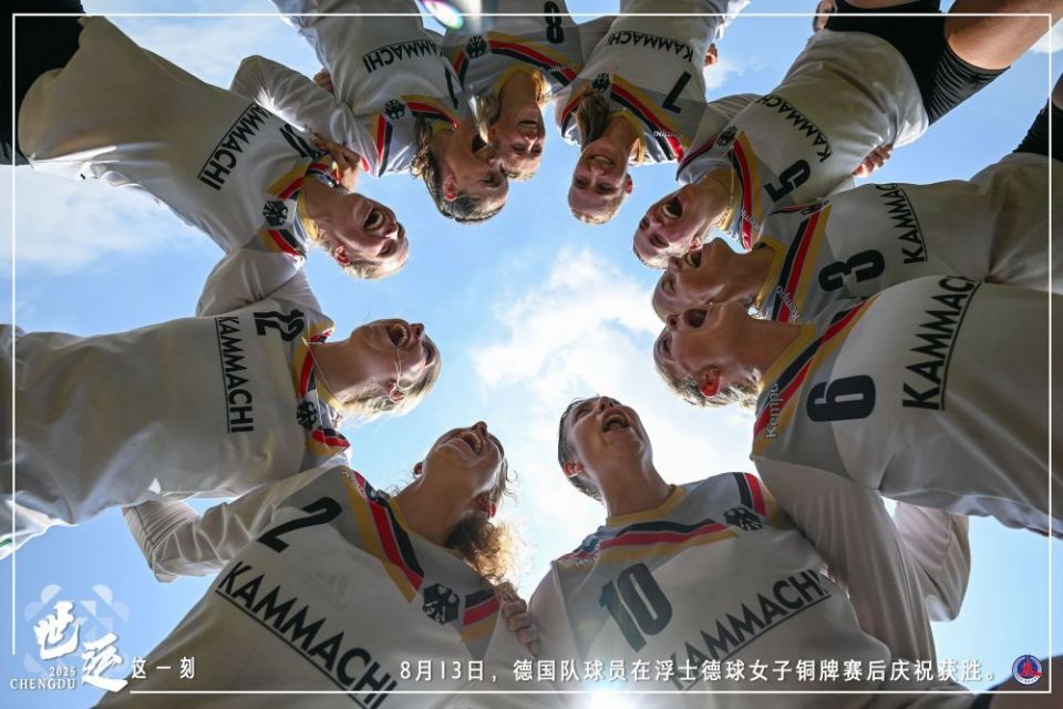 twKMz