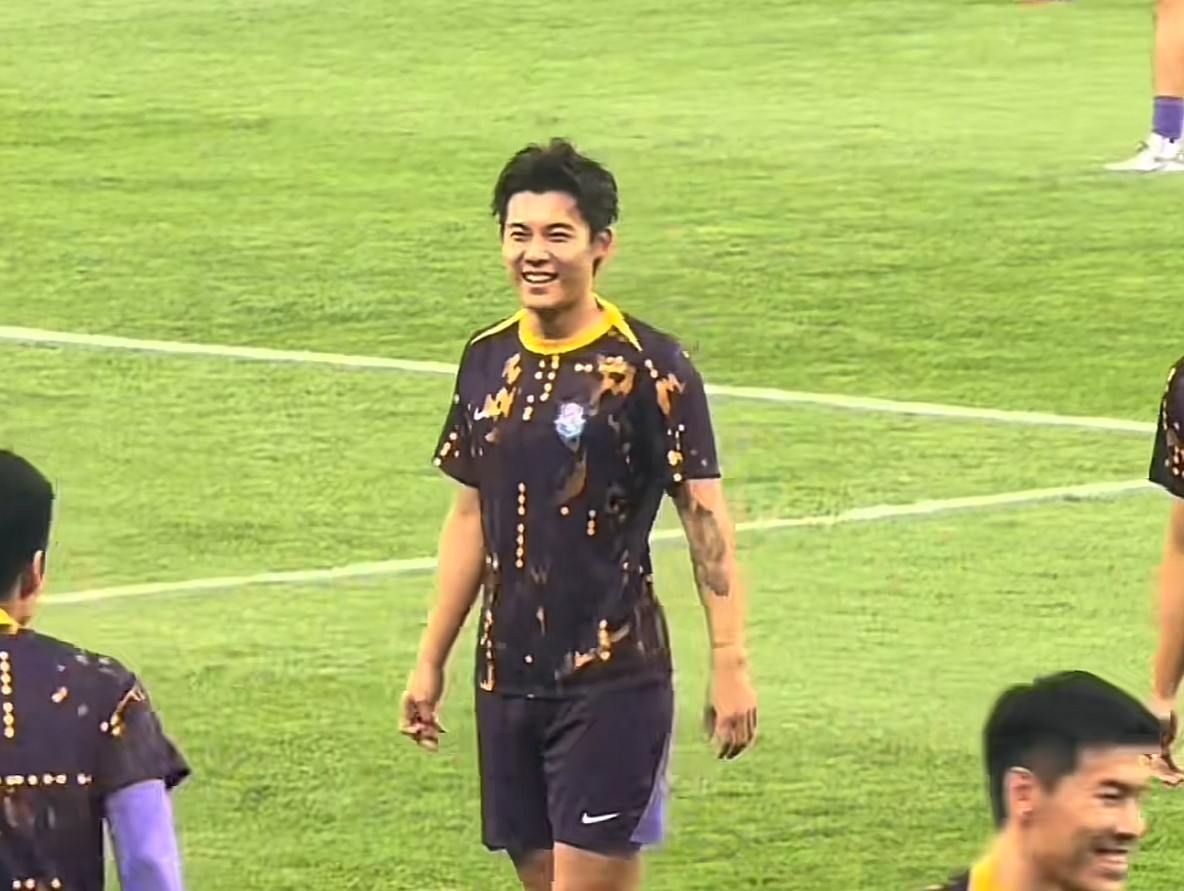 津媒：夏窗加盟津门虎的李嗣镕等人可能会在两连客中完成首秀